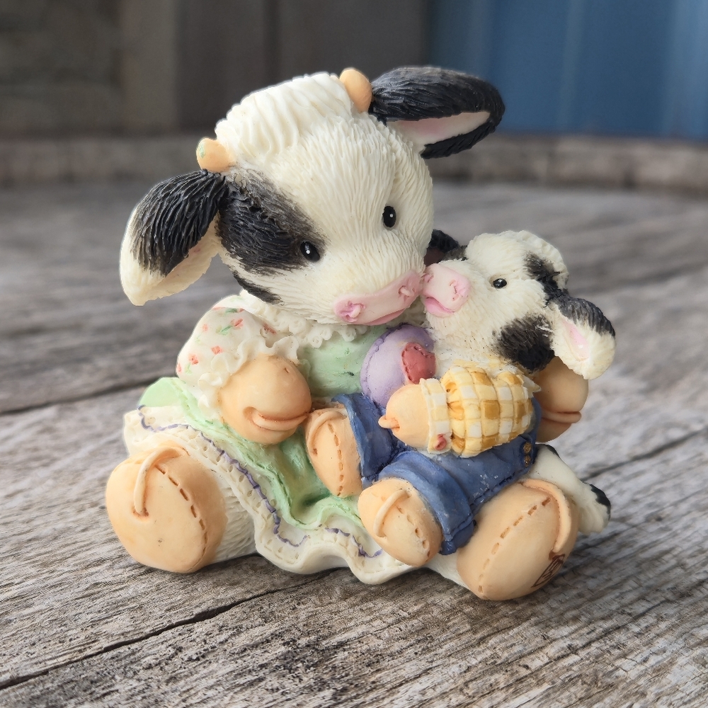 Mary's Moo Moos Cow Calf Figurine Enesco 104906 An Eggspression of Love 1994